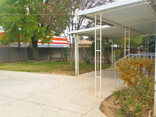 Building Photo - Charming 3 Bed 1 Bath House