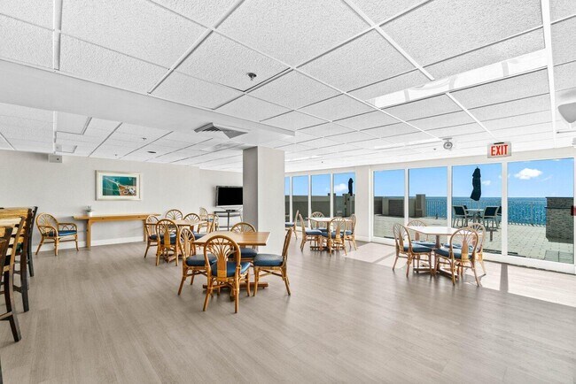 Building Photo - 4511 S Ocean Blvd