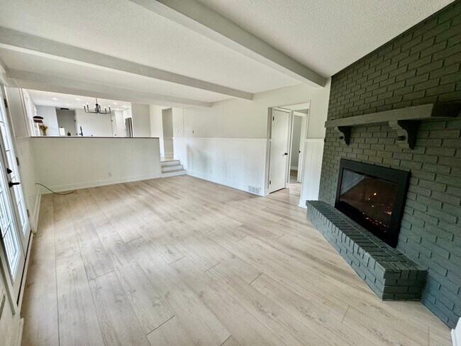 Building Photo - 5800 Ponderosa Dr