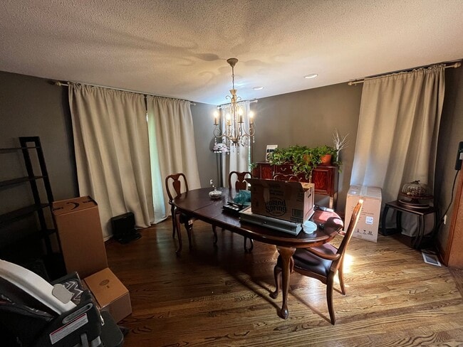 Building Photo - Spacious & Serene 4 Bedroom Country Contem...