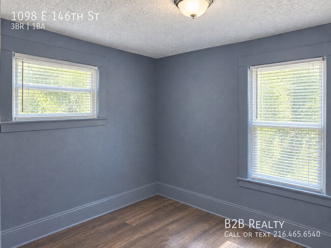 Building Photo - 1098 E 146th St