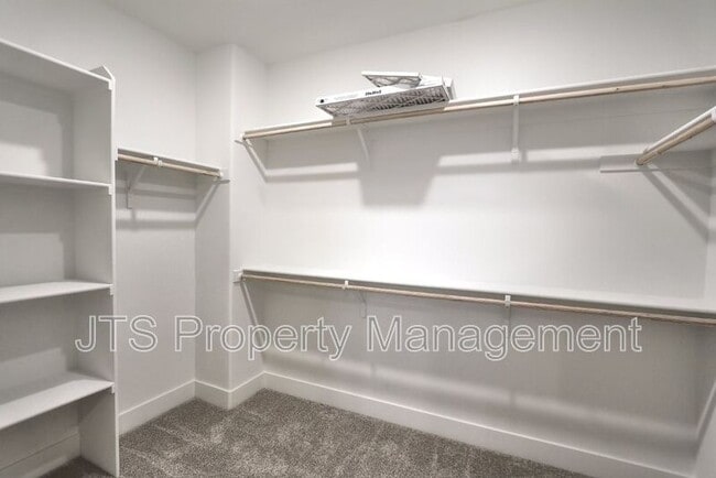 Building Photo - 4364 Greenshank Cir