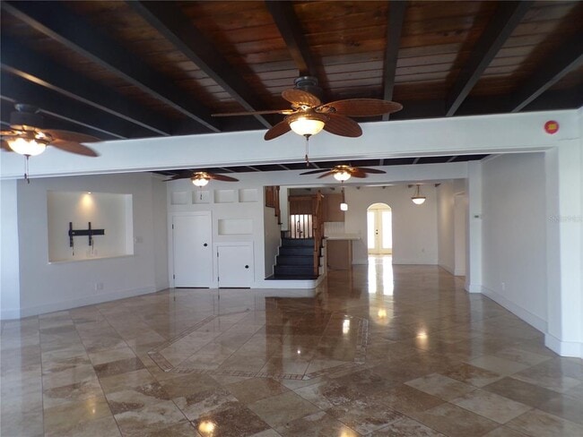 Building Photo - 179 Maria Ct