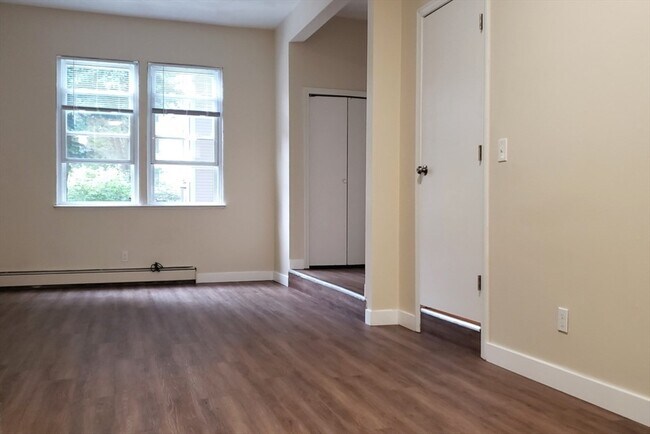 Building Photo - 65 Brookline St