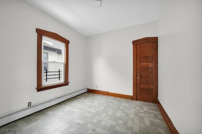 Building Photo - 74 Christie Ave
