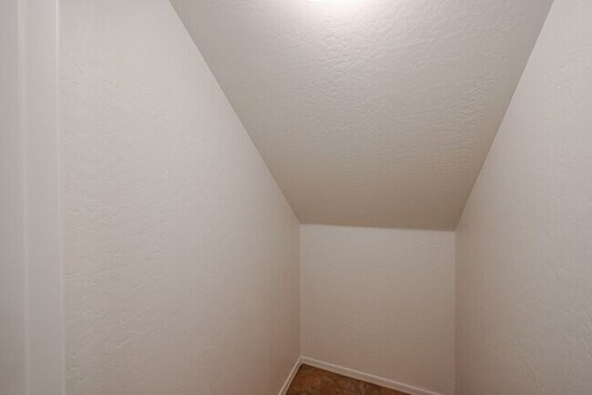 Building Photo - COMING SOON !! 4 BED 2.5 BATH, 2200+ SFT IN CAMELBACK RANCH, PHOENIX