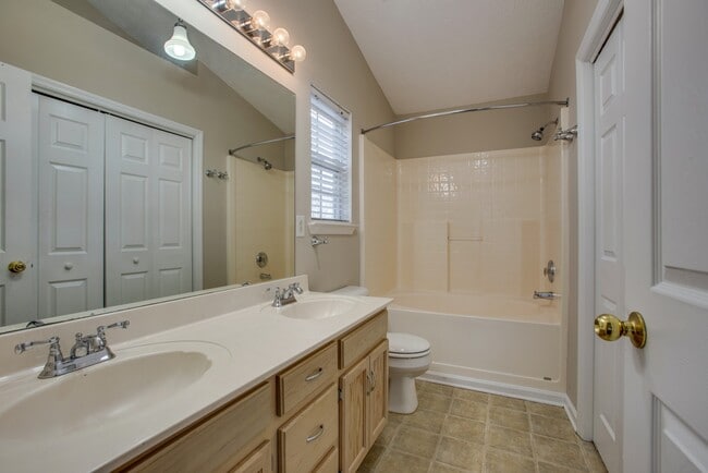 Building Photo - 7027 Penbrook Dr