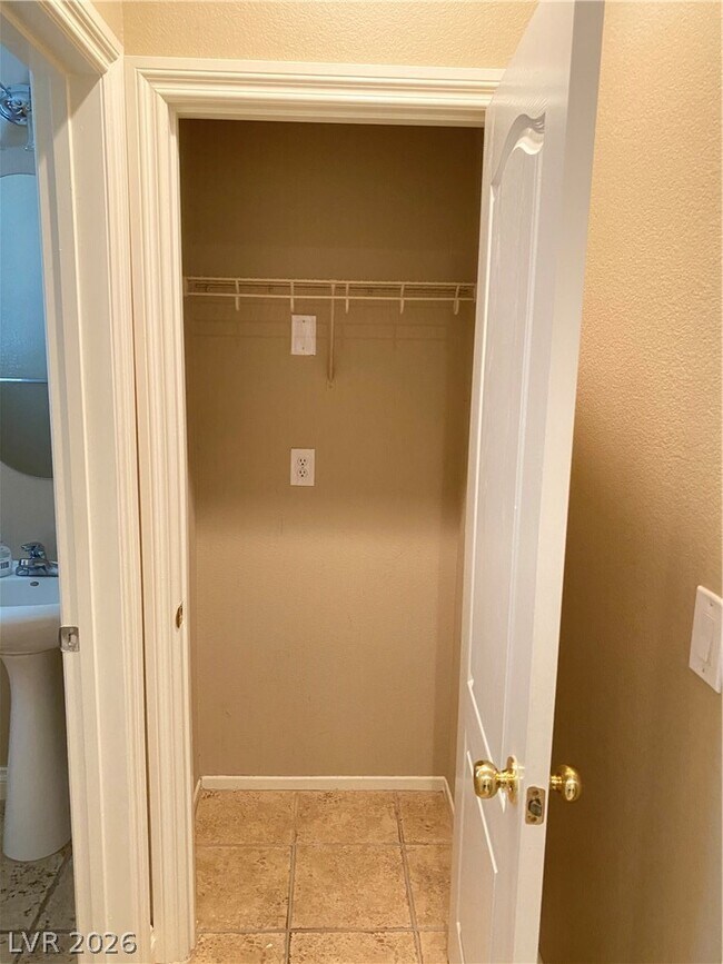 Building Photo - 160 Calm Morning Ave