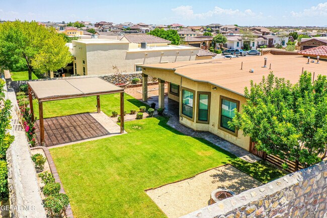 Building Photo - 13401 Emerald Pond Dr