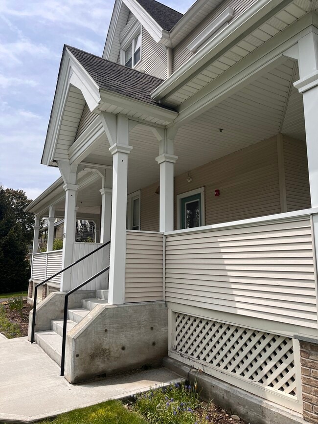 Building Photo - 56 Terrace Ave