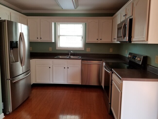 Building Photo - 9816 Thunderbolt Way