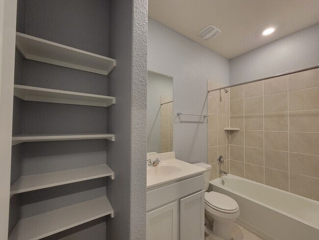 Building Photo - Brookstone Creek Beauty – 4 Bedrooms, 3 Ba...