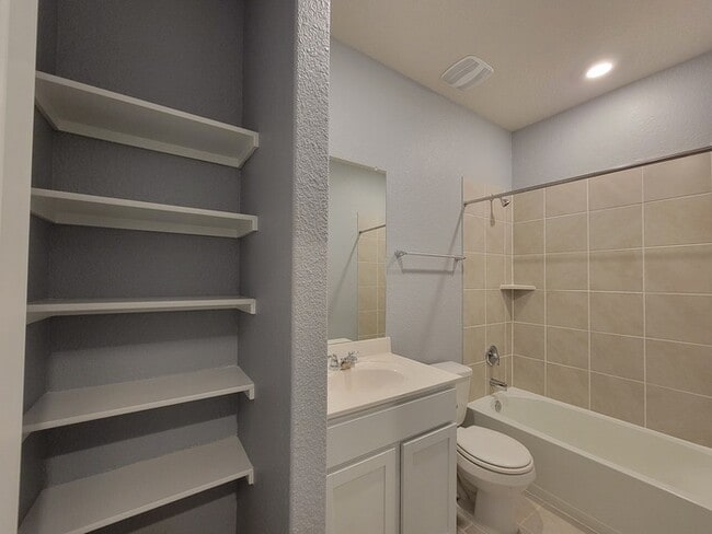 Building Photo - Brookstone Creek Beauty – 4 Bedrooms, 3 Bathrooms, and Smart Features Throughout