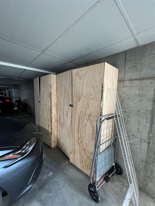Building Photo - 309 Sutton Dr