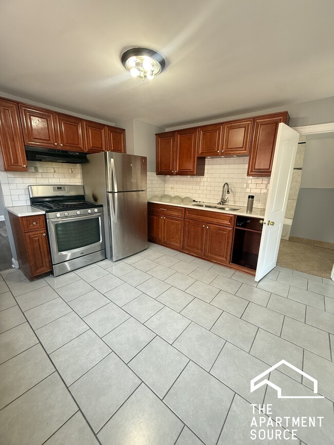 Building Photo - 2014 W 22nd Pl