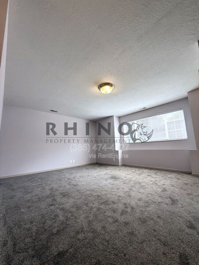 Building Photo - 370 W 4900 S