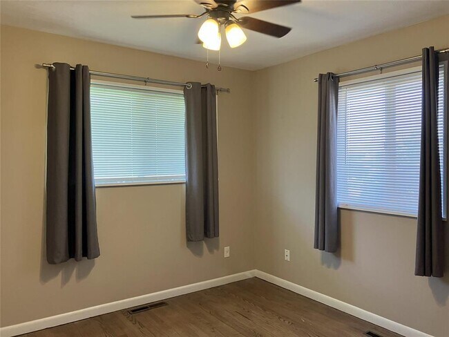 Building Photo - 217 Byrd Dr