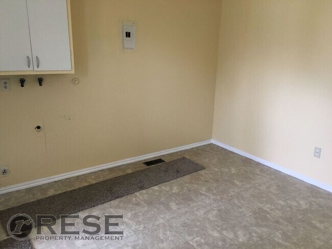 Building Photo - 8228 S 1750 W