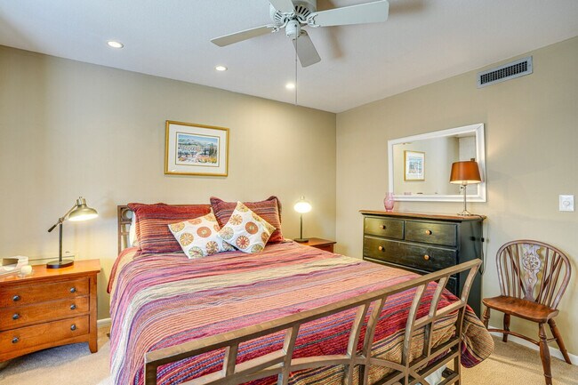 Building Photo - 21 Walking Diamond Dr