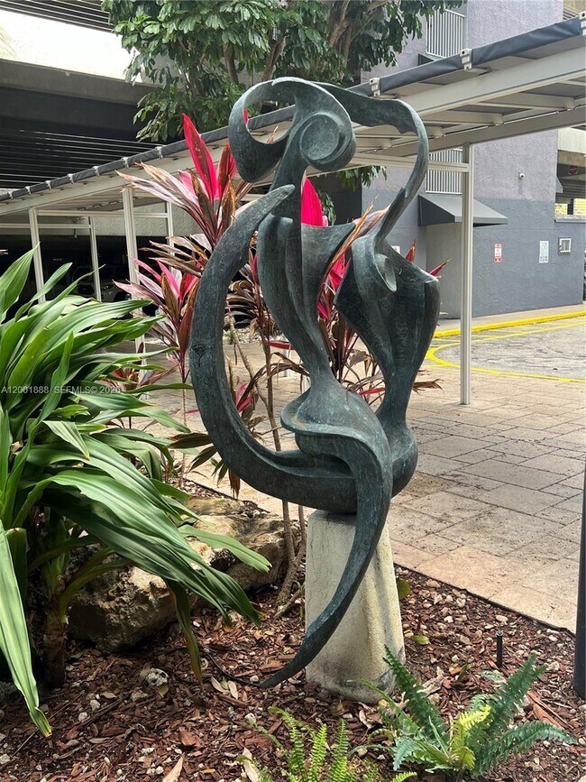 Building Photo - 850 N Miami Ave