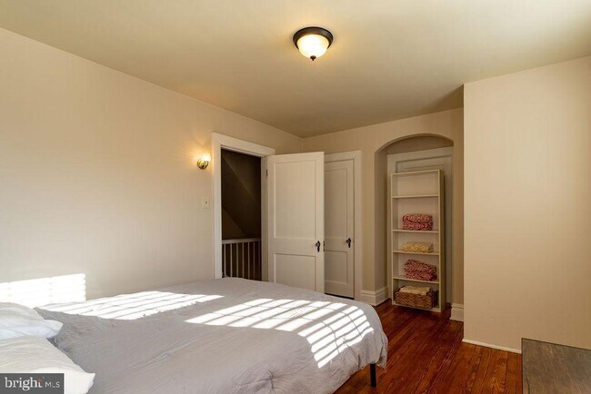 Building Photo - 313 Frederick St