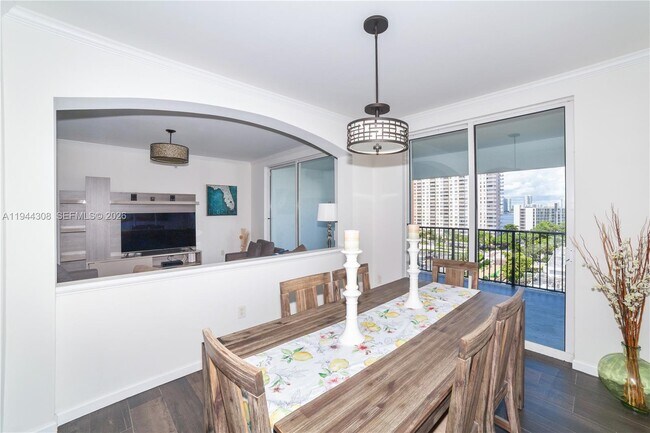 Building Photo - 17150 N Bay Rd