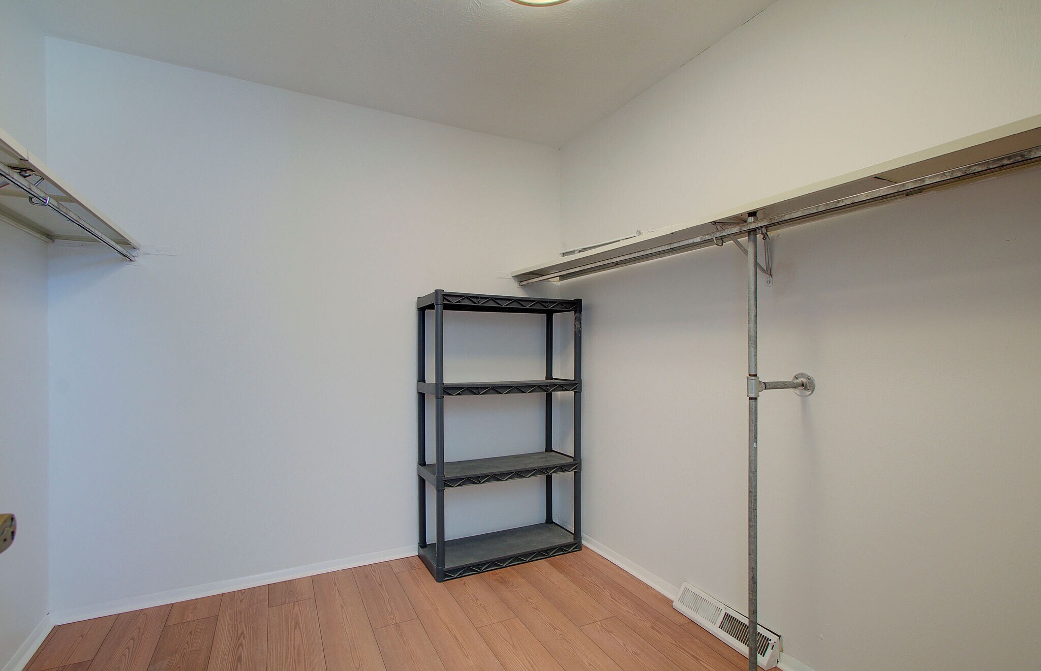 Building Photo - 1655 Southbend Dr