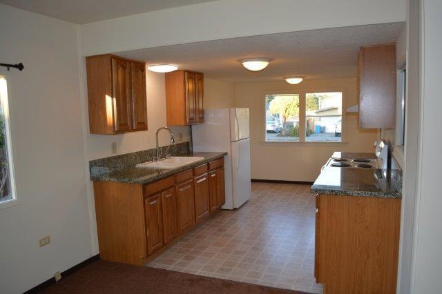 Building Photo - Sweet in-town mobile, very cute 1 bedroom ...