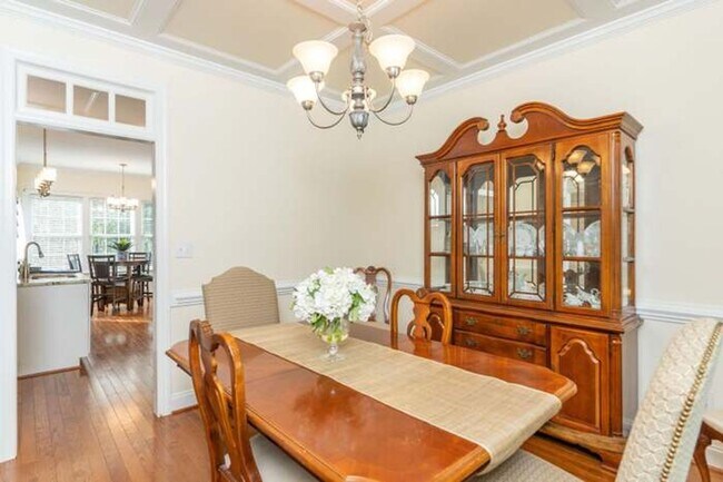 Building Photo - Gorgeous 4BD, 2.5BA Apex Home in an HOA Community with Amenities & Near Shopping, Dining, and Int...