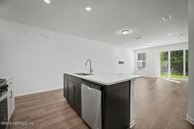 Building Photo - 61 Mellowood Ln