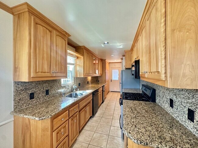 Building Photo - Meticulously Upgraded Single Family Home P...