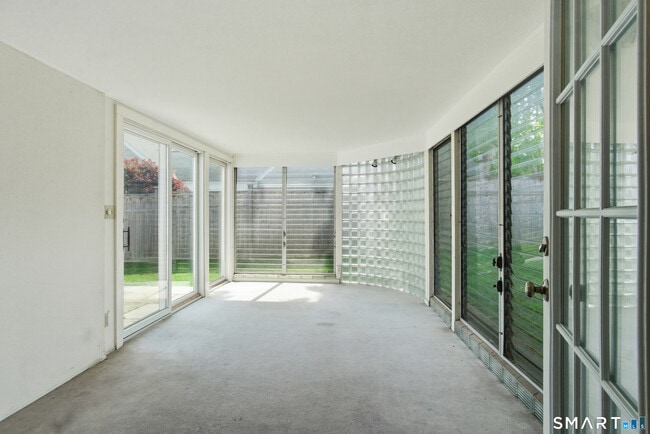Building Photo - 24 Highbrook Rd