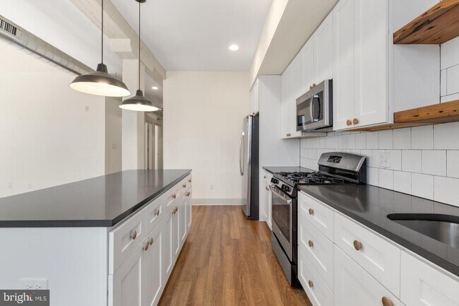 Building Photo - 1618 Mifflin St