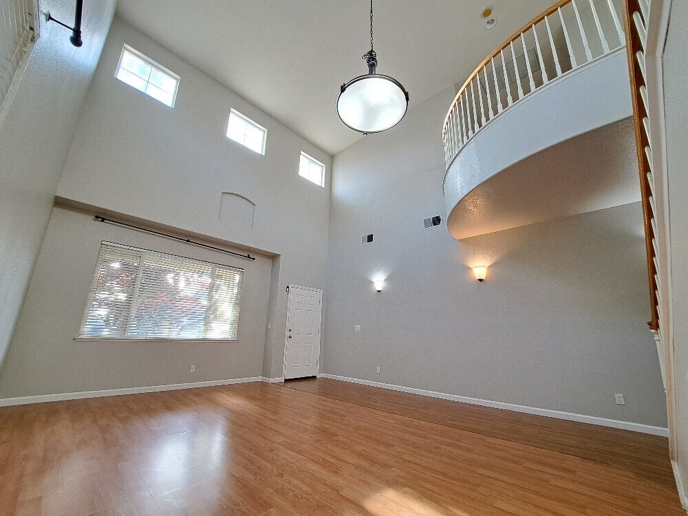 Building Photo - 3012 Bergamo Ct
