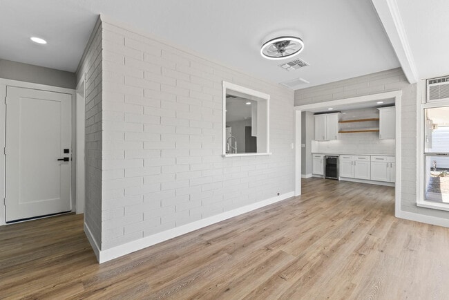 Building Photo - 10423 W Monterosa Dr