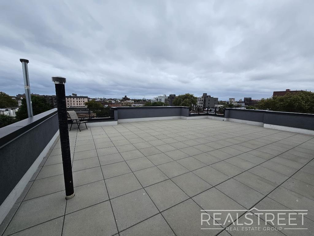 Building Photo - Tilden Avenue