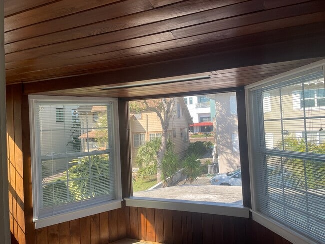 Building Photo - 14 S Summerlin Ave