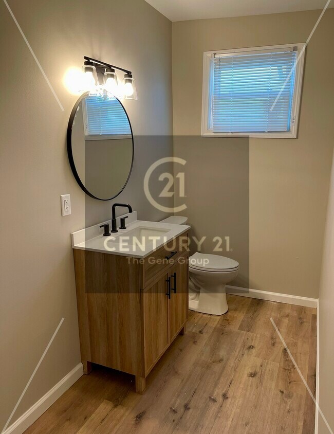 Building Photo - 319 Wyoming St