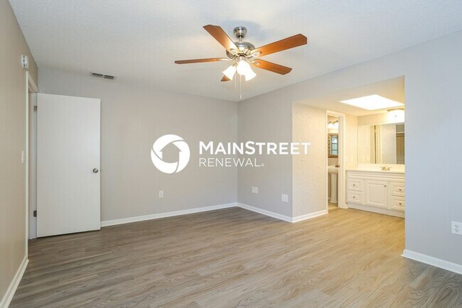 Building Photo - 4 Bedroom Pet-Friendly Home in Kissimmee, ...