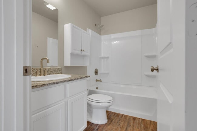 Building Photo - 402 E 30th St