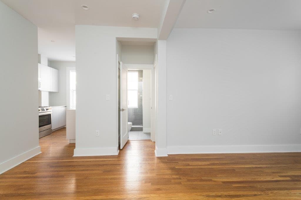 Building Photo - 30 Frost St