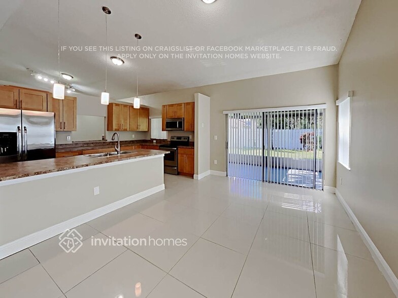 Building Photo - 1001 NW 125th Terrace