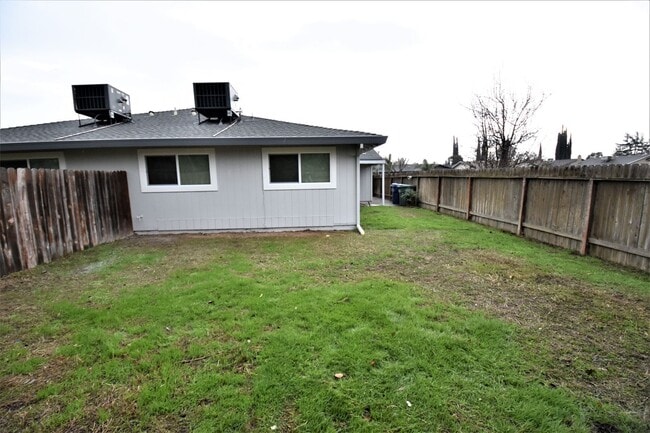 Building Photo - 3846-3846 Westporter Dr