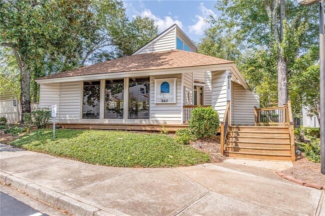 Building Photo - 603 Serramonte Dr