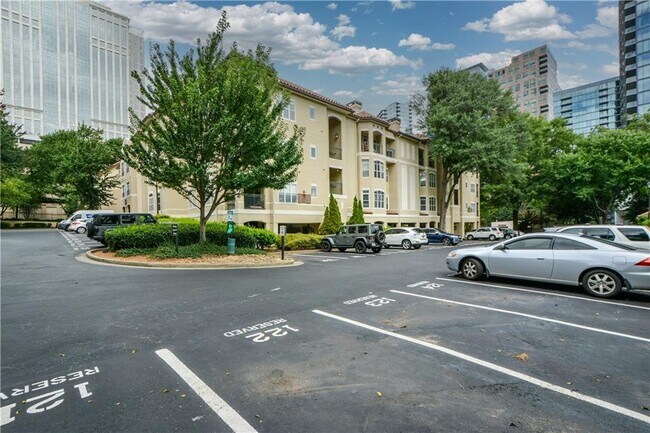 Building Photo - 955 Juniper St NE