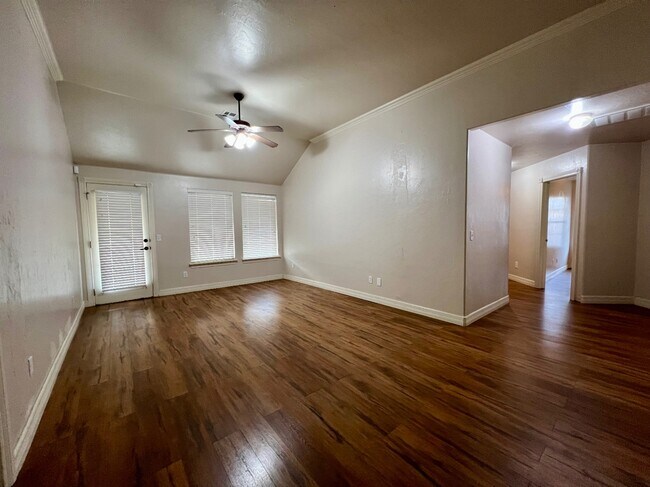 Building Photo - 1604 Dorothy Dr