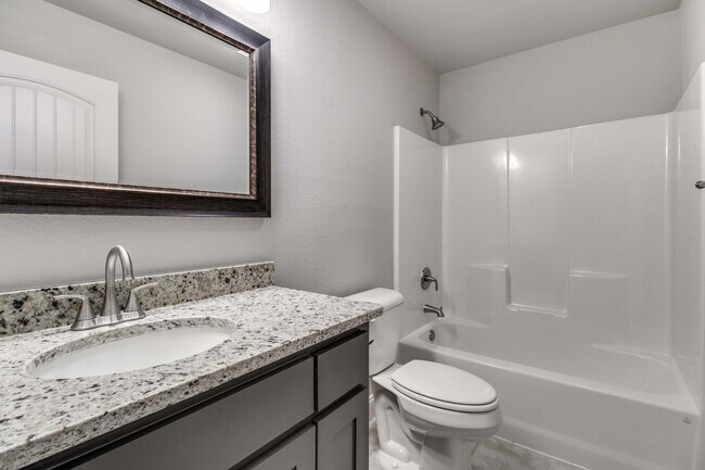 Building Photo - 2905 Orchid Dr