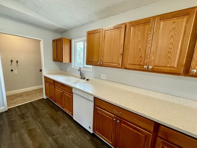 Building Photo - 1201-1203 Zeta Ct