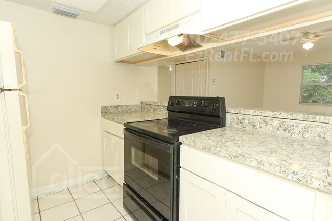 Building Photo - 1828 Blossom Terrace