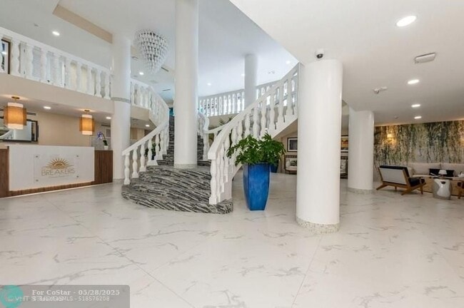 Building Photo - 710 N Ocean Blvd
